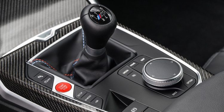 Manual gear stick in BMW M2