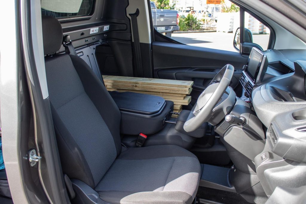 Interior and front seat of the Peugeot e-Partner