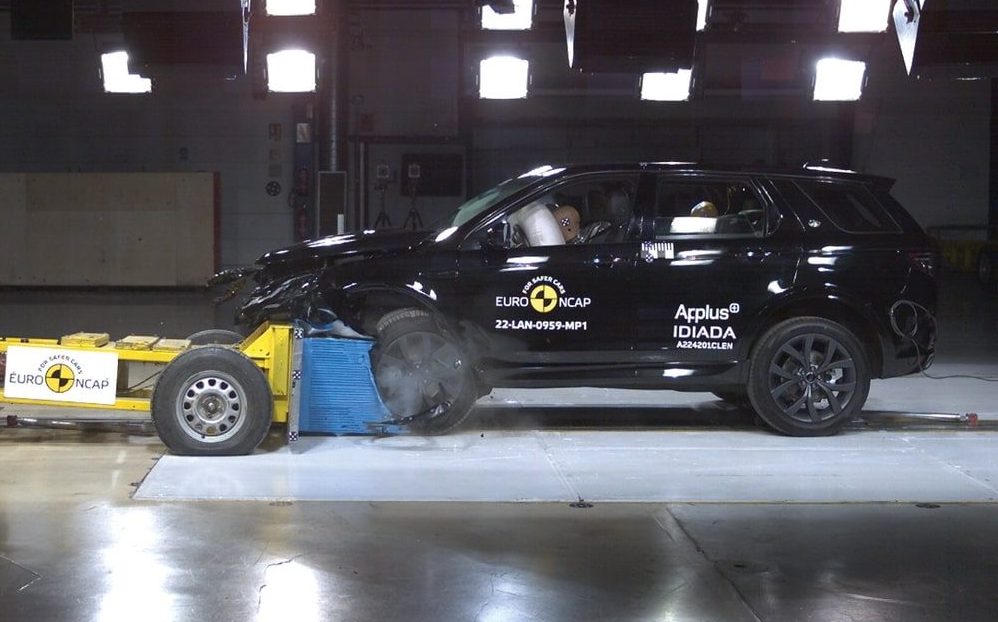 Land Rover Discovery Sport front crash test