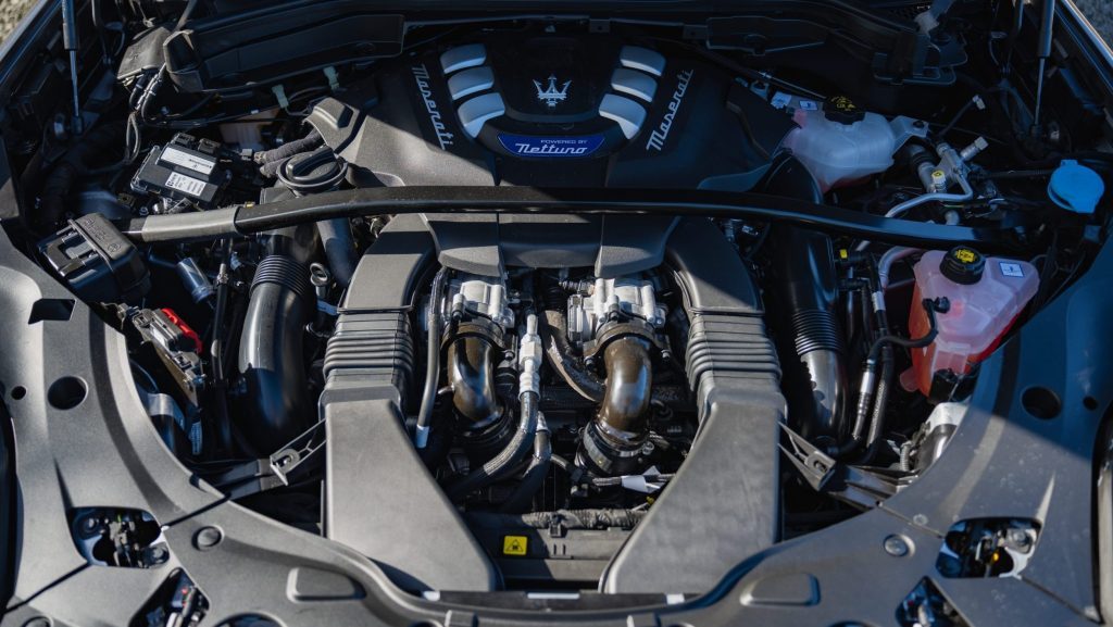 Maserati Grecale Trofeo Nettuno V6 engine