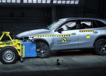 Mercedes-Benz GLC front crash test