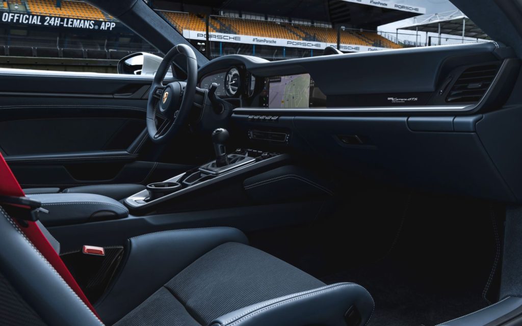 Porsche 911 GTS Le Mans edition interior