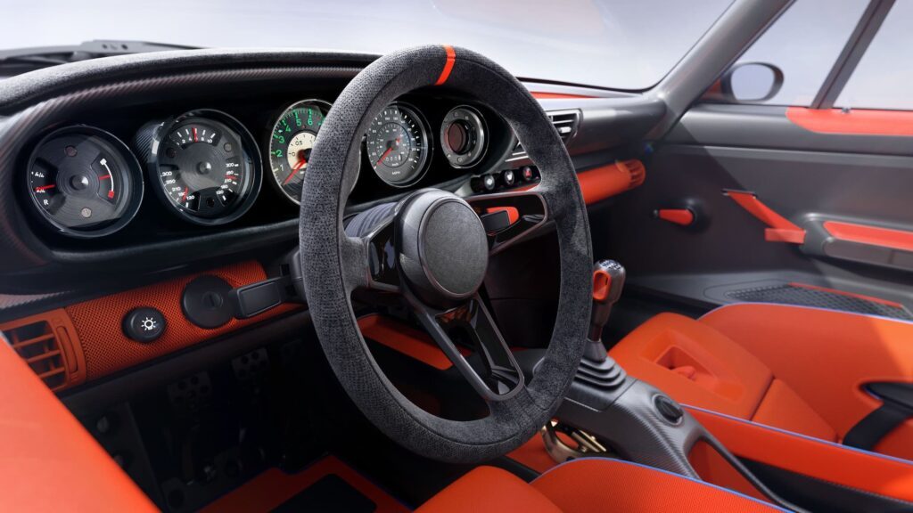 Orange Singer DLS Turbo interior