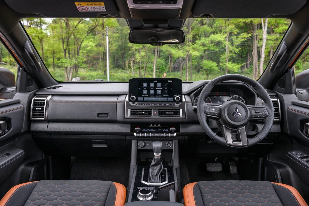 2024 Mitsubishi Triton interior