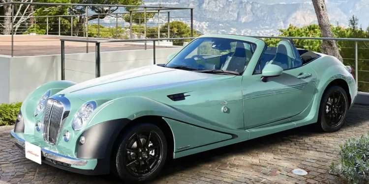 Mitsuoka Himiko front three quarter view