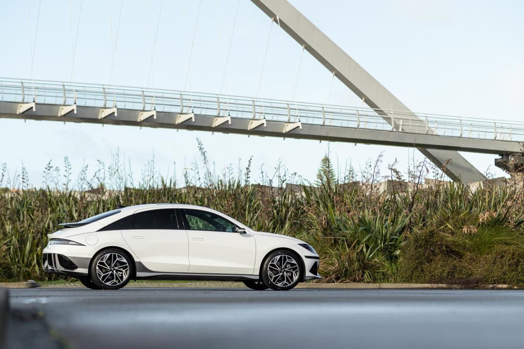 Side view of the Hyundai Ioniq 6 Limited