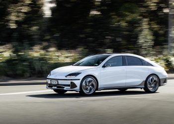 Hyundai Ioniq 6 Limited taking a corner in Auckland