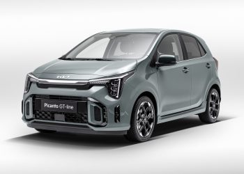 Kia Picanto facelift front three quarter view