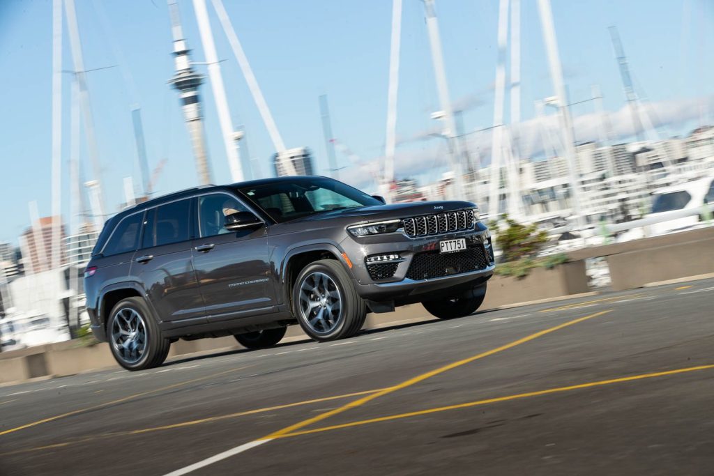 Jeep Grand Cherokee 4xE driving on the Auckland Westhaven marina