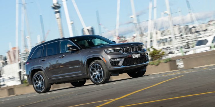 Jeep Grand Cherokee 4xE driving on the Auckland Westhaven marina