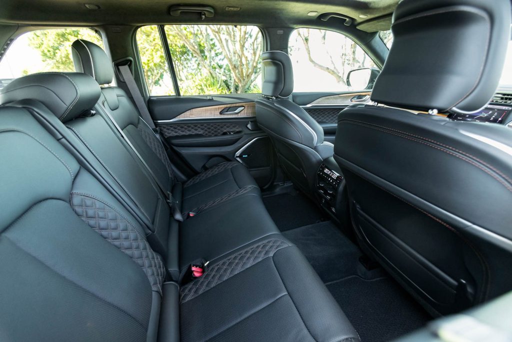 Rear seats of the Jeep Grand Cherokee 4xE Summit Reserve
