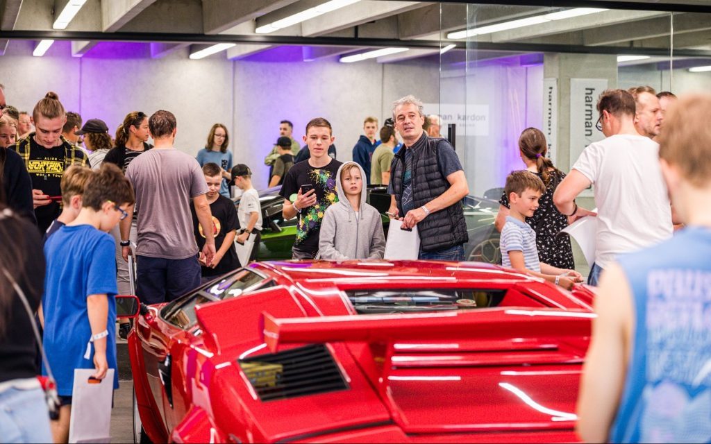 Lamborghini Countach surrounded by crowd at 2021 Starship Supercar Show