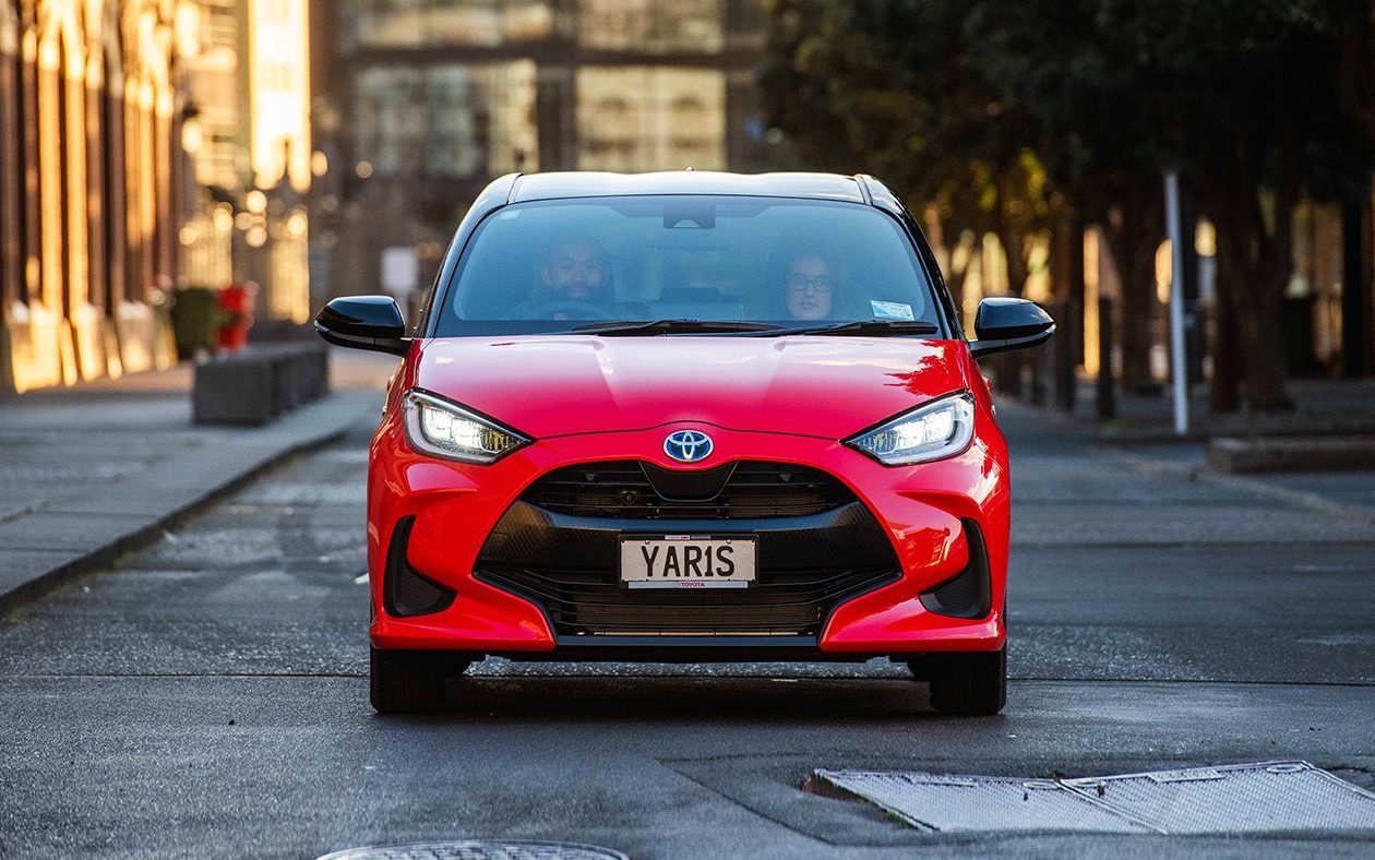 Toyota Yaris Hybrid ZR front