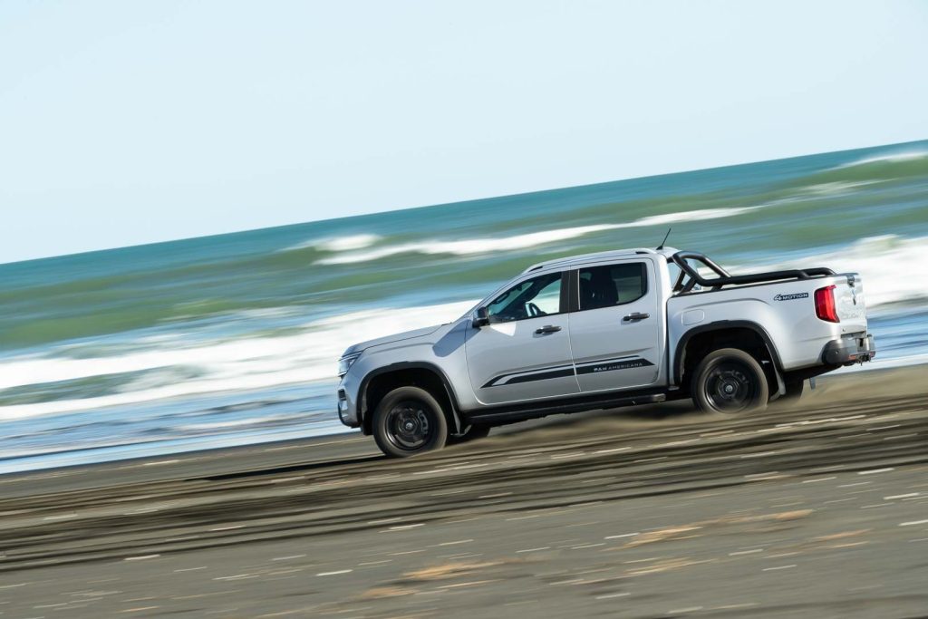 Volkswagen Amarok PanAmericana panning shot of car in motion