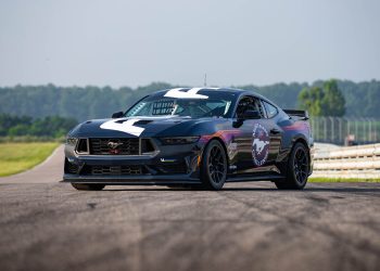 Ford Mustang Dark Horse front three quarter view