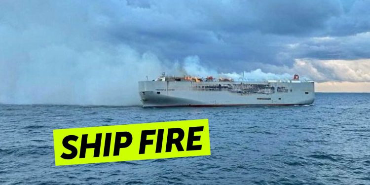 Freemantle Highway car carrier ship fire