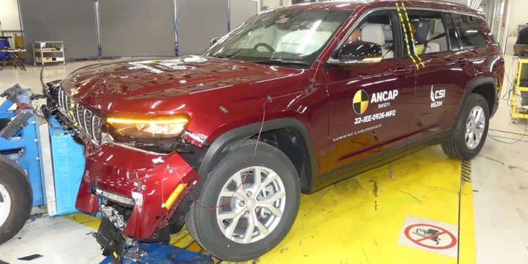 Jeep Grand Cherokee frontal crash test