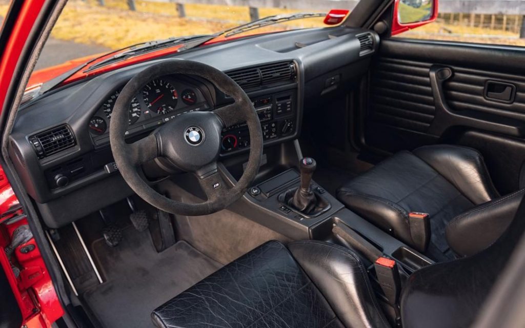 1990 BMW M3 (E30) Sport Evolution parked interior