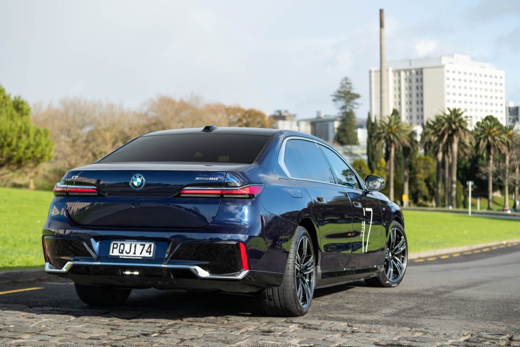 Rear end of the BMW i7