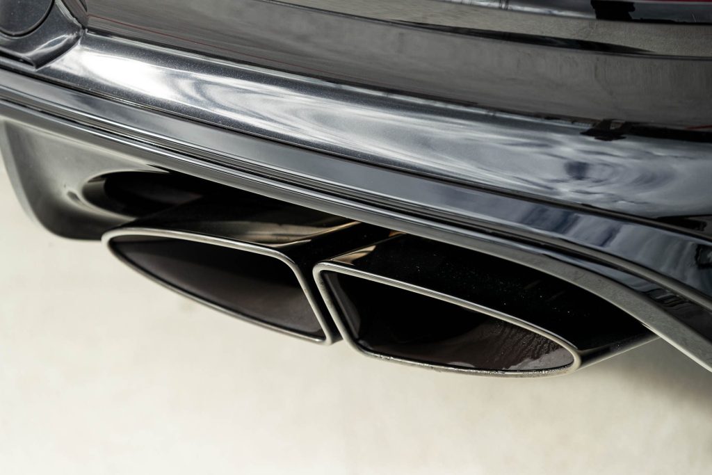 Bentley Bentayga EWB exhaust pipes