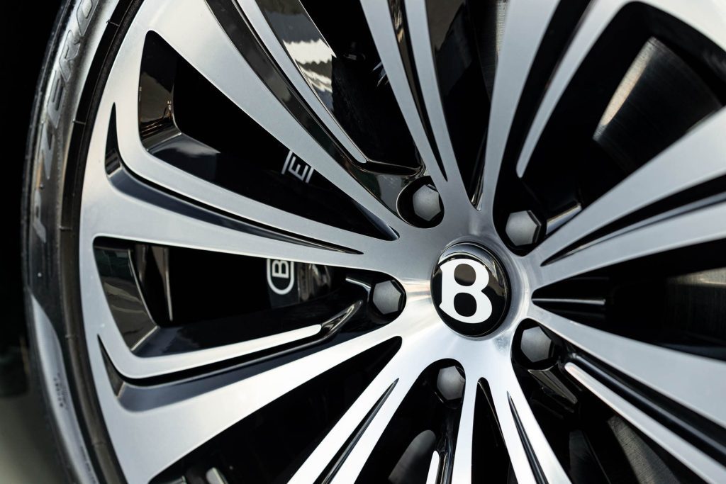 Bentley letter B self righting badges pictured on 22 inch wheels