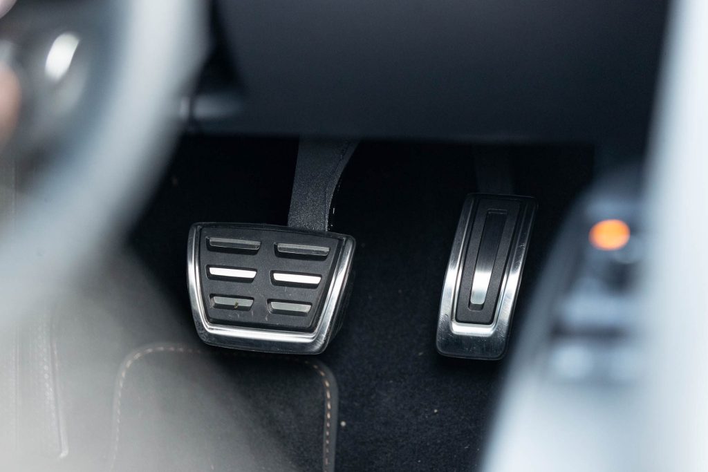 Pedals in the Cupra Born V+