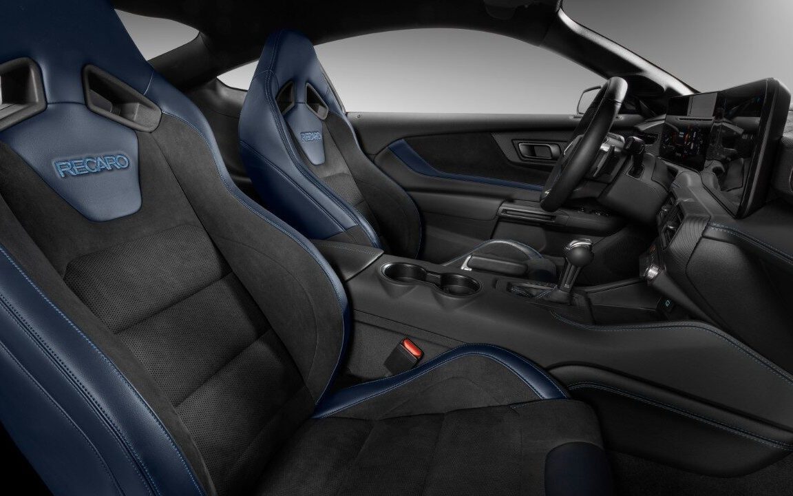 Ford Mustang Dark Horse interior seats