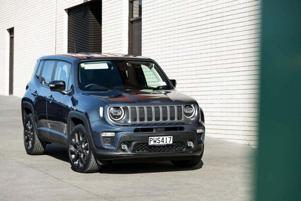 Jeep Renegade Limited 4xe front quarter view