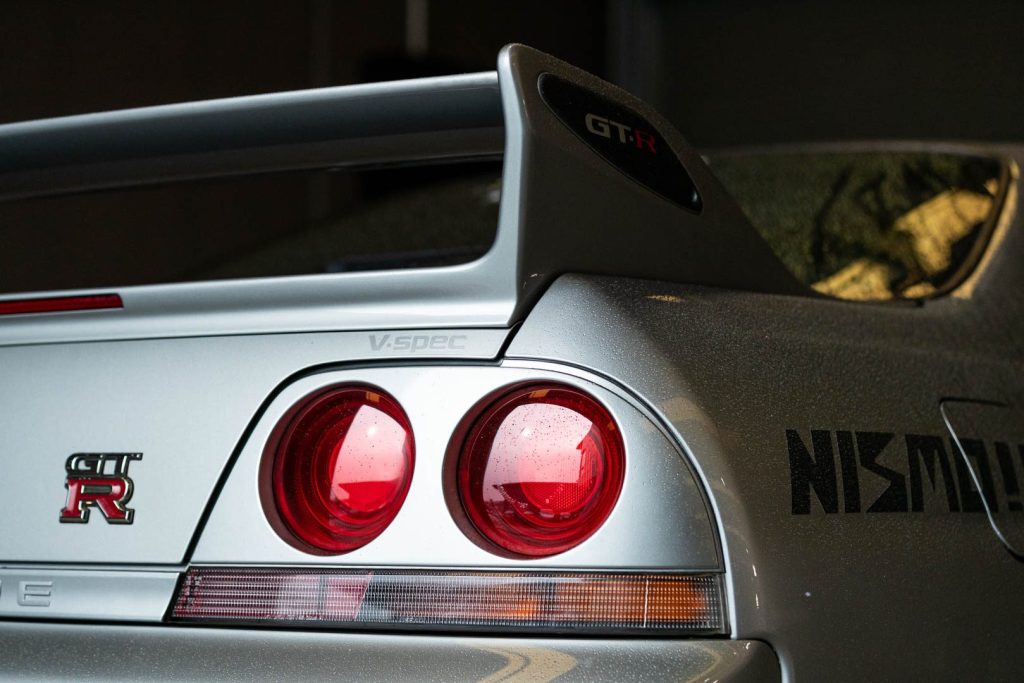 V-Spec trim and tail light of the R33 GTR