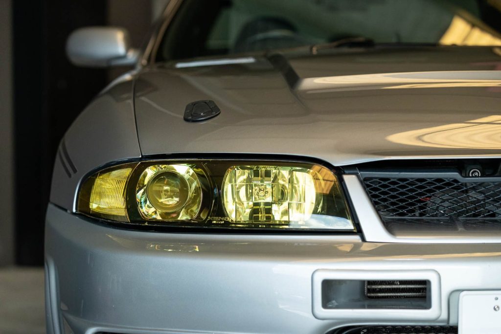 Headlight and bonnet letch for Grant's R33 GTR