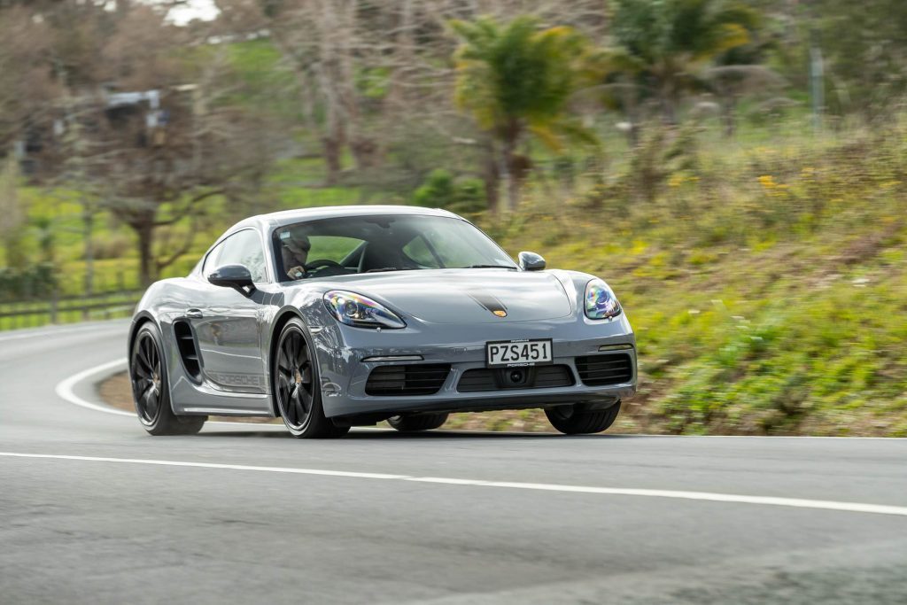 Porsche 718 Cayman Style Edition taking a corner