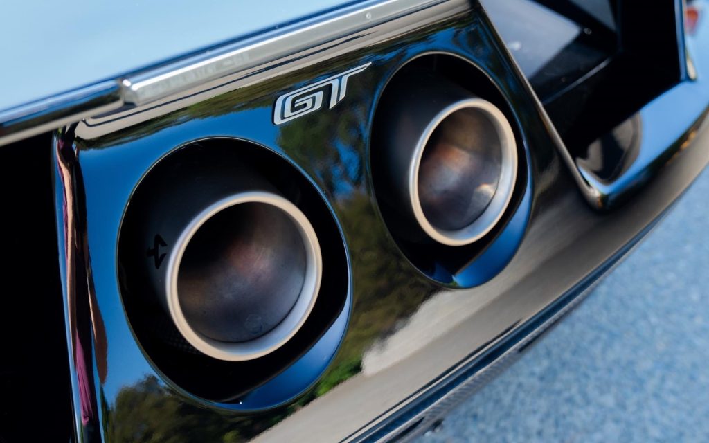 Ford GT exhaust tips