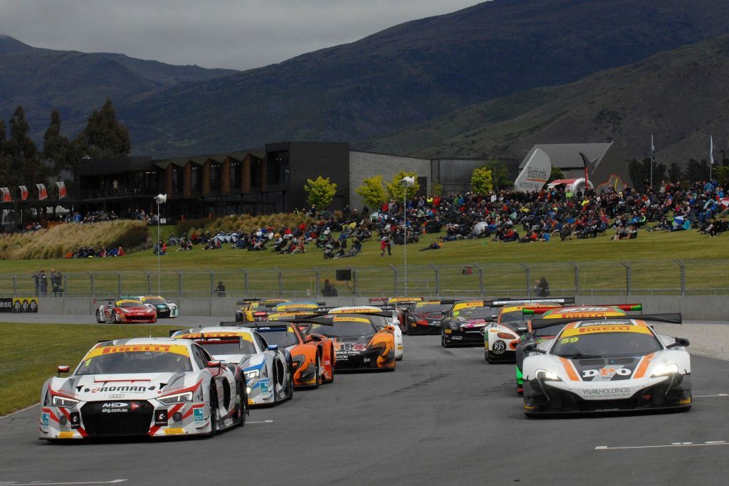 GT race cars at Highlands Motorsport Park