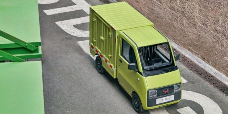 Wuling E10 parked on street