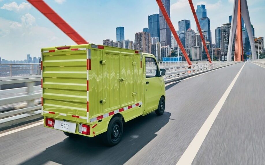 Wuling E10 driving over bridge
