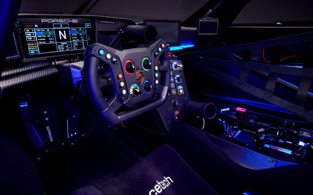 Porsche 911 GT3 R rennsport interior