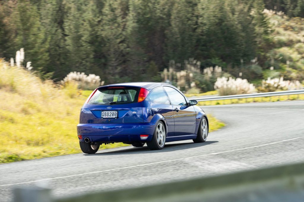 Ford Focus RS Mk1 rear view cornering shot