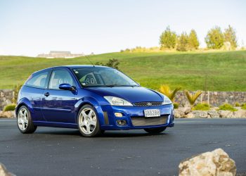 Ford Focus RS Mk1 front quarter hero shot