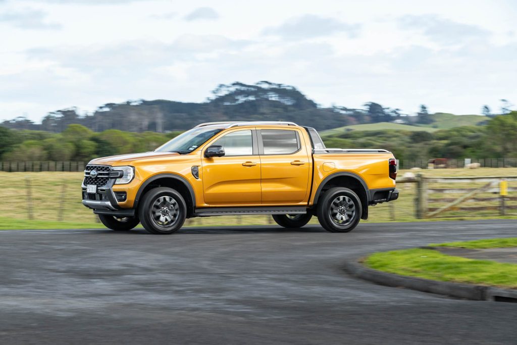 Ford Ranger panning side shot