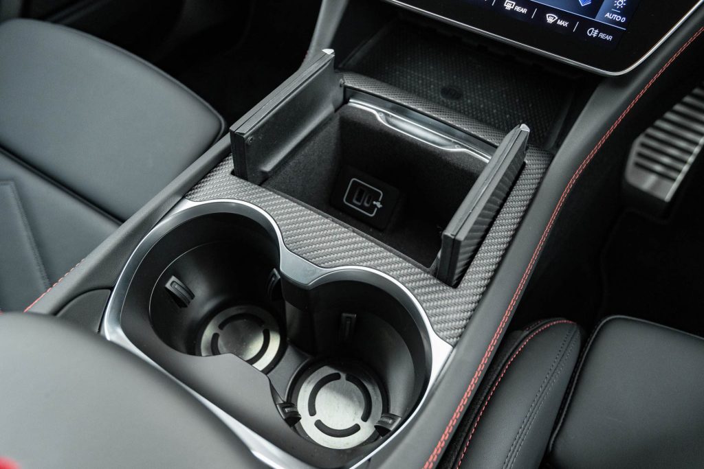 Carbon interior trim in the Maserati Grecale Trofeo