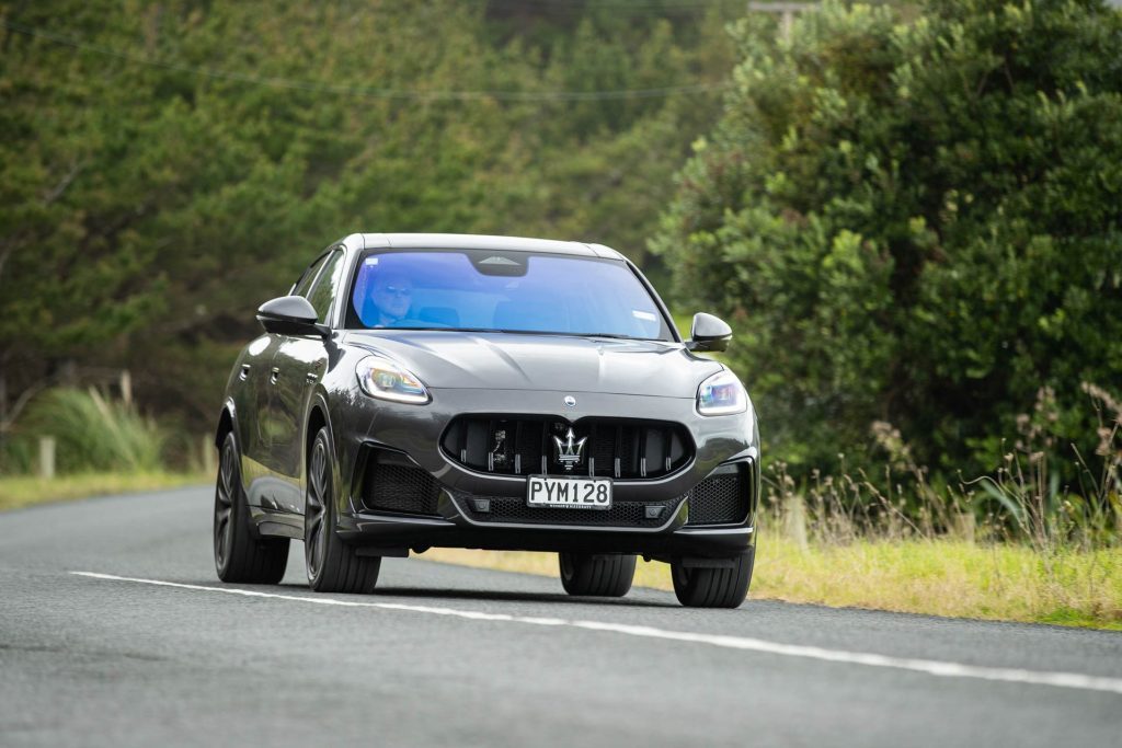 Front dynamic shot of the Maserati Grecale Trofeo