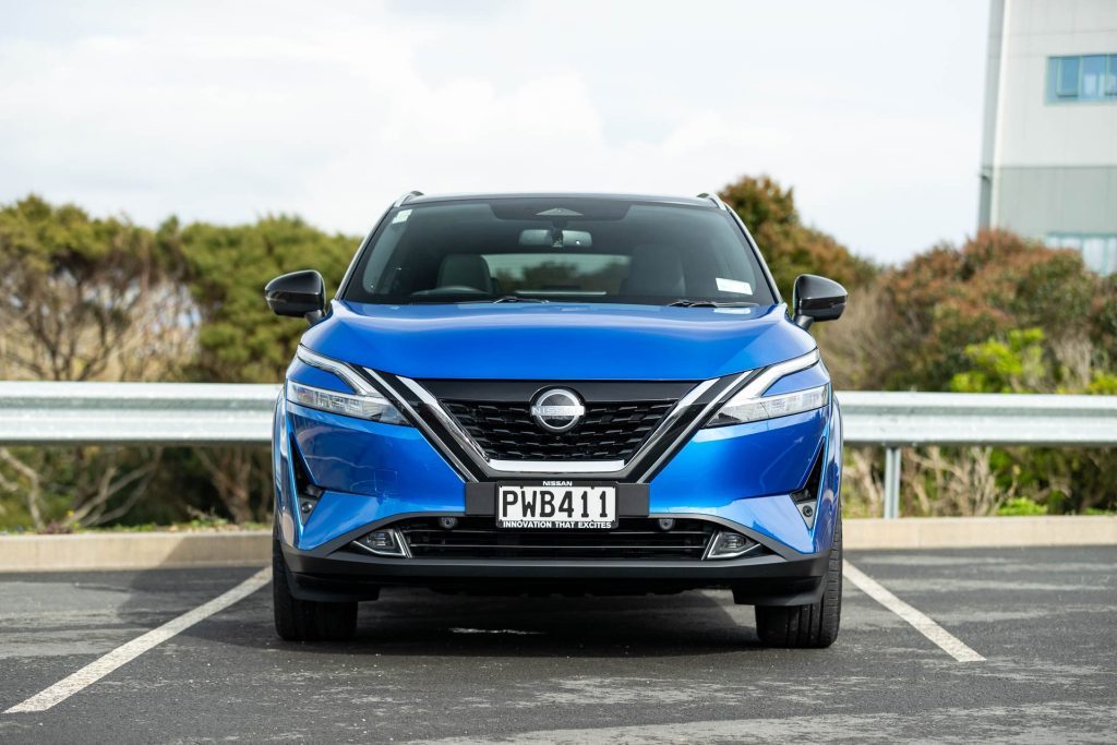 Nissan Qashqai Ti-L e-Power front profile, in blue