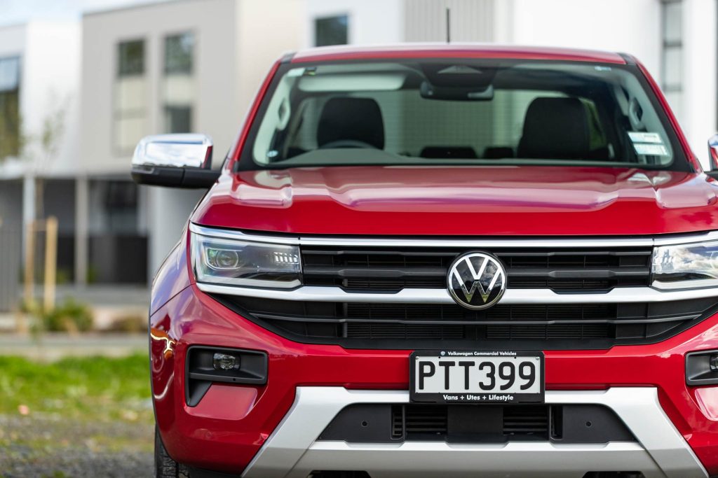 Volkswagen Amarok front view