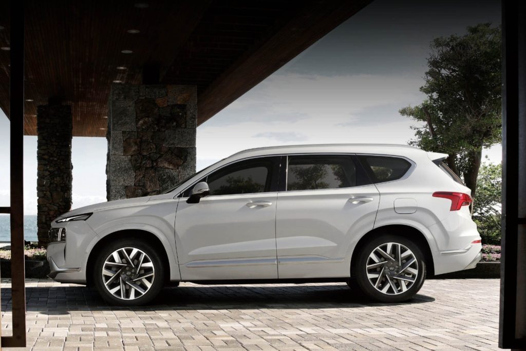 Hyundai Santa Fe Calligraphy side profile