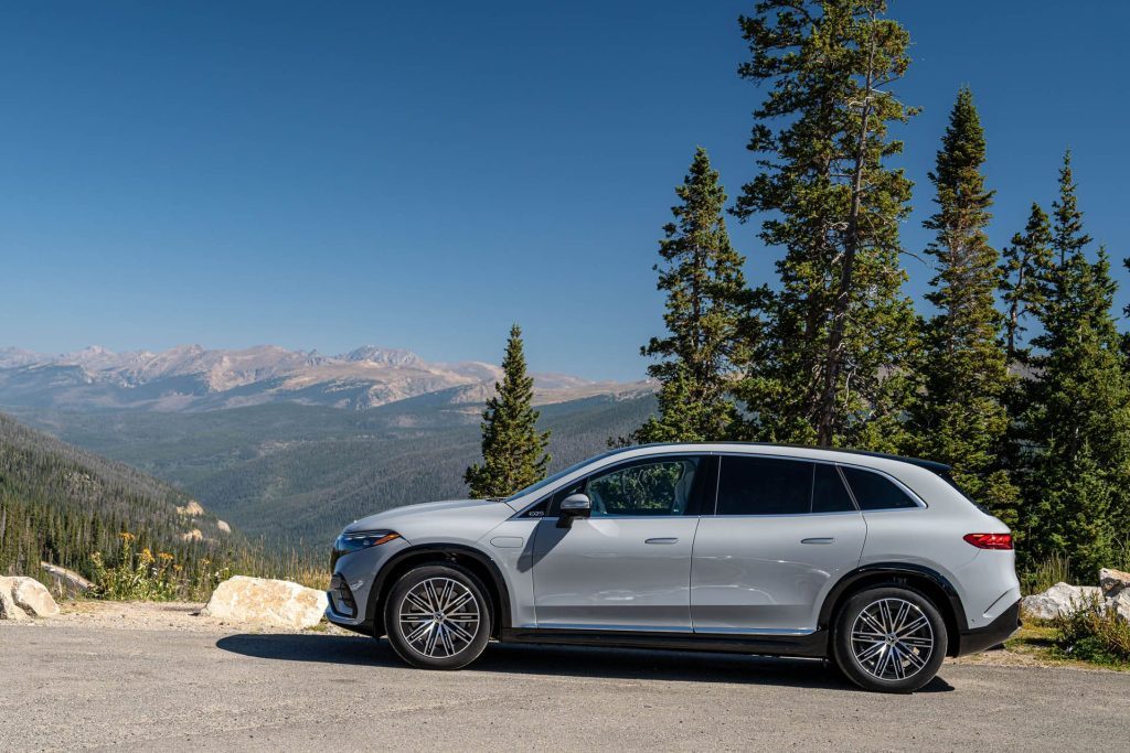 Mercedes-Benz EQS 450 4Matic SUV parked by mountain range look out