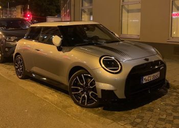 Mini Cooper JCW EV spotted on side of road