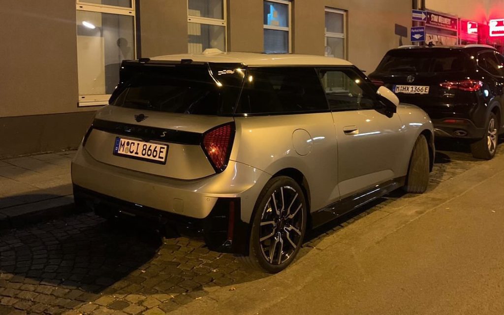 Mini Cooper JCW EV spotted on side of road