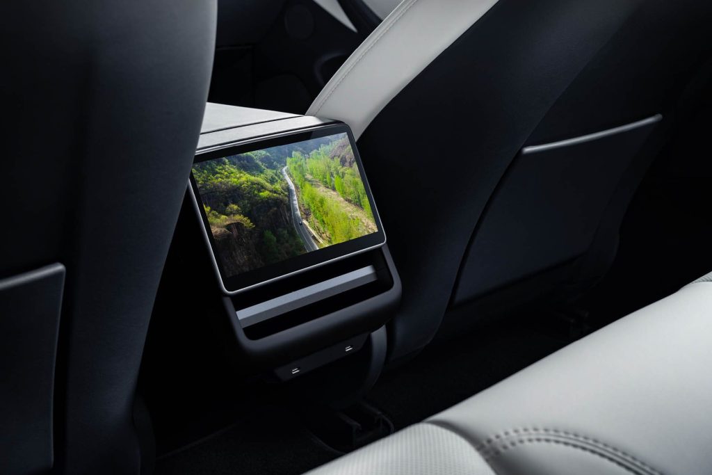 Upgraded Tesla Model 3 rear screen