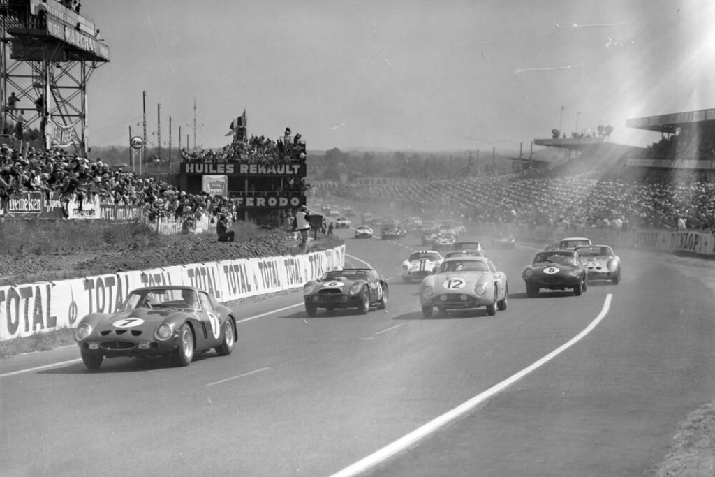 Ferrari 250 GTO in front of pack at 1962 24 Hours of Le Mans