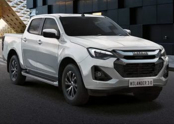 2024 Isuzu D-Max front three quarter view